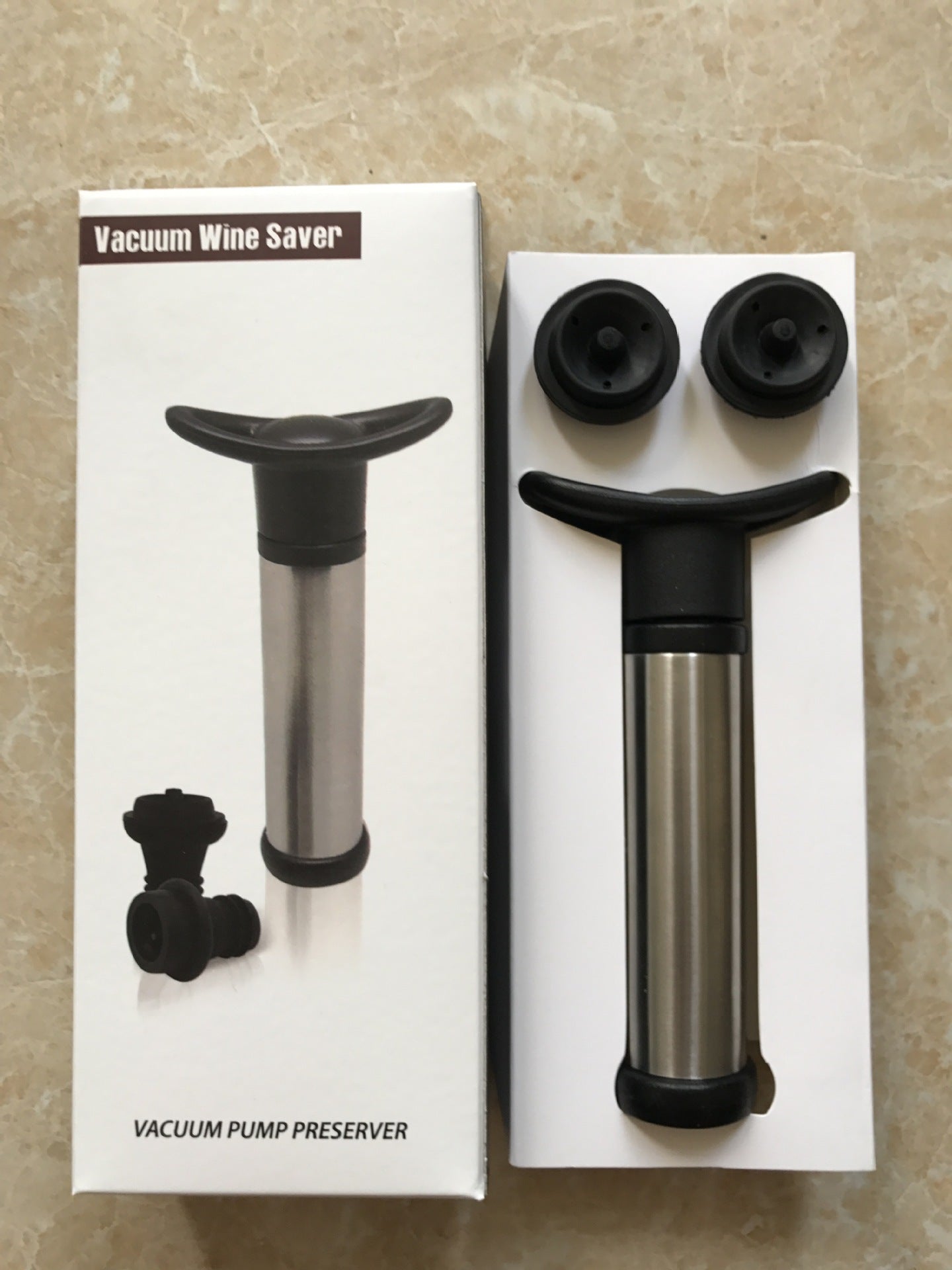 BOMBA DE VÁCUO MANUAL + 2 ROLHAS PARA GARRAFAS DE VINHO