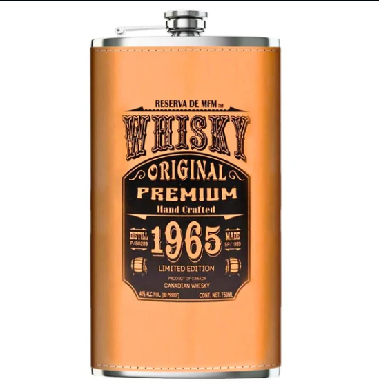 Casa Maestri Flask Spirits Whisky 0.70 em frasco de couro, com design artesanal e detalhes premium.