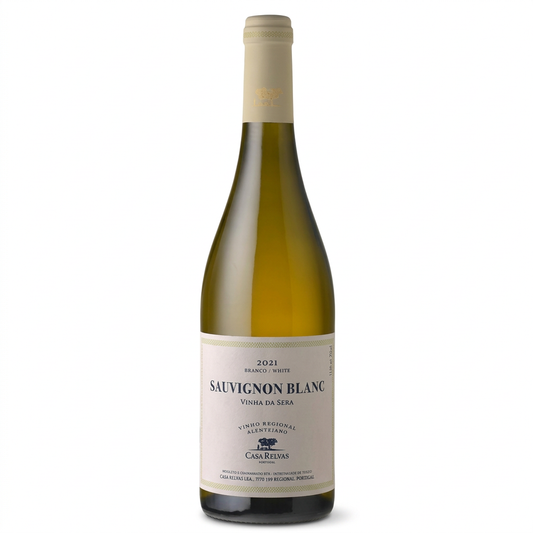 Casa Relvas Sauvignon Blanc em fundo branco