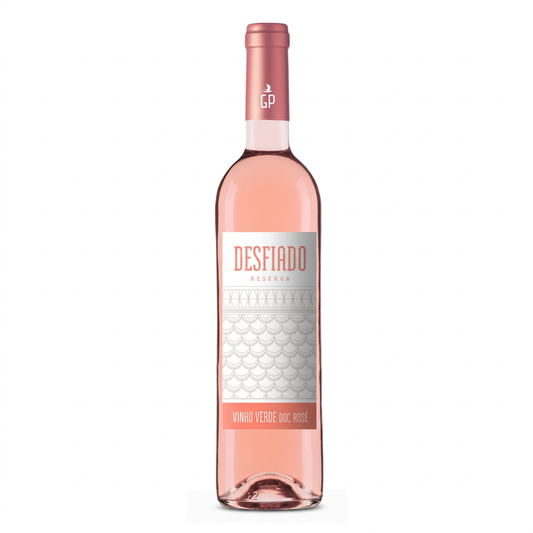 Desfiado Vinho Verde Rosé em fundo branco