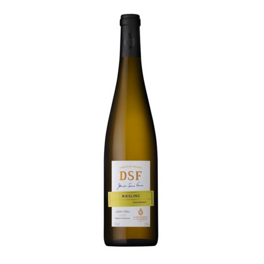 DSF Vinho Branco Riesling 2020 from Portugal, aromatic white wine with floral and fruity notes, 75cl bottle.