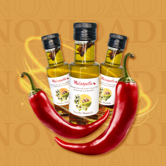 Condimento à Base de Azeite Virgem Extra Aromatizado com Malagueta em garrafa de vidro com pimentas.