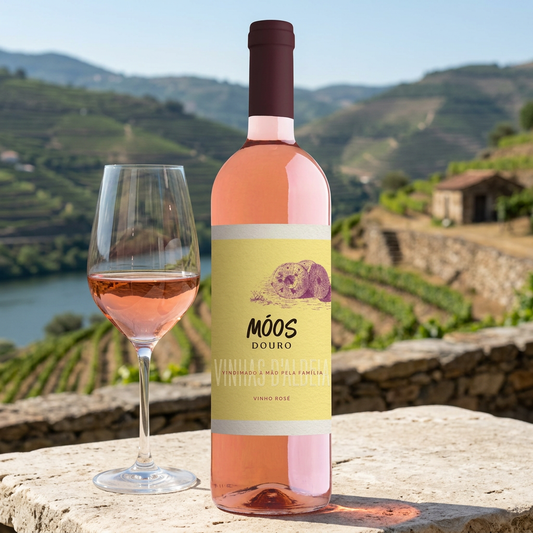 Móos Vinhas d’Aldeia Rosé em ambiente comercial