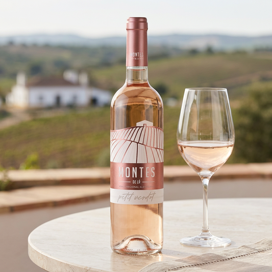 Montes de Lá Rosé Petit Verdot em ambiente comercial