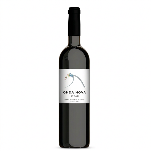 Onda Nova Syrah em fundo branco