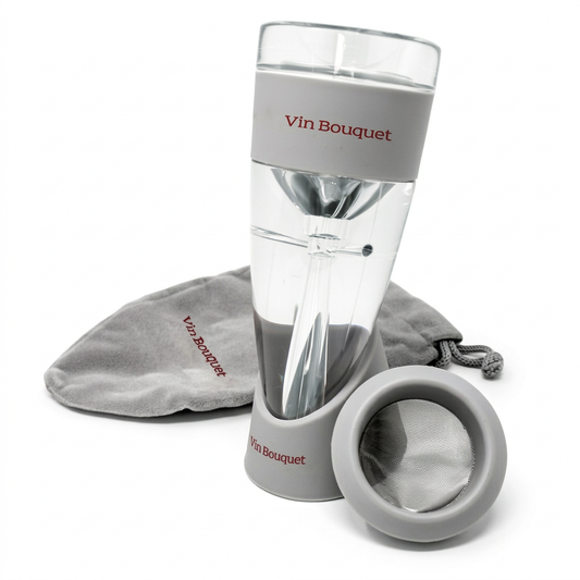 Oxigenador Vin Bouquet com acessórios em fundo branco