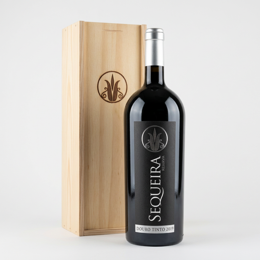 Quinta da Sequeira Reserva Tinto com caixa de madeira