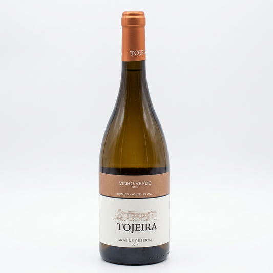 Tojeira Branco Grande Reserva em fundo branco