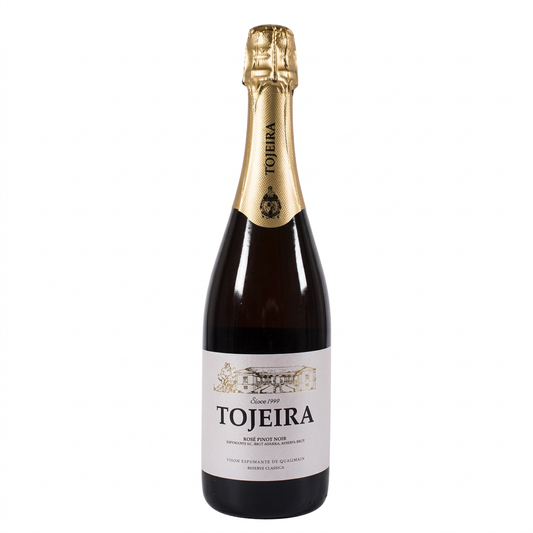 Tojeira Pinot Noir Reserva Bruto em fundo branco