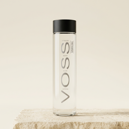 Voss com gás sobre pedra clara